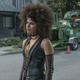 Zazie Beetz hace un papel increíble como Domino, pero no tiene mucho que hacer